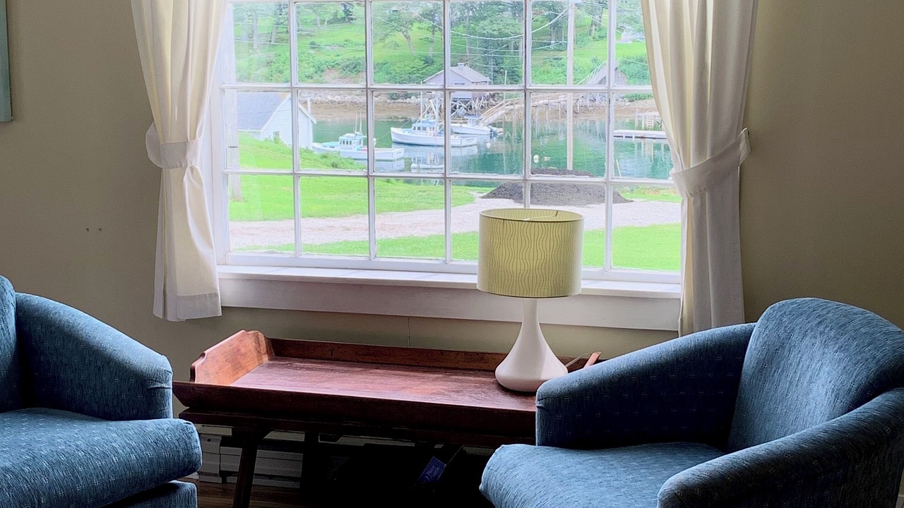 Photo of Livingroom in New Harbor