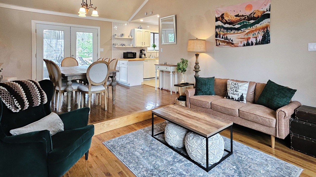 Photo of Livingroom in Long Pond