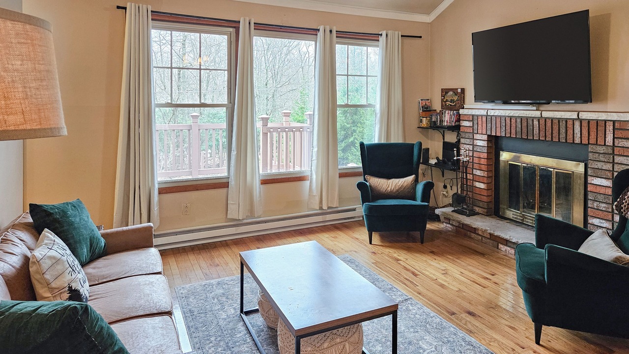 Photo of Livingroom in Long Pond
