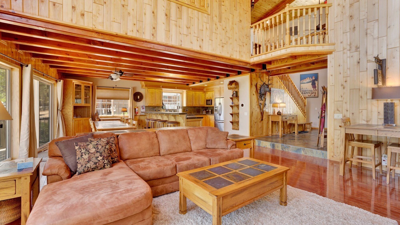 Photo of Livingroom in Big Bear Lake