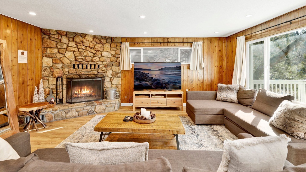 Photo of Livingroom in Big Bear Lake
