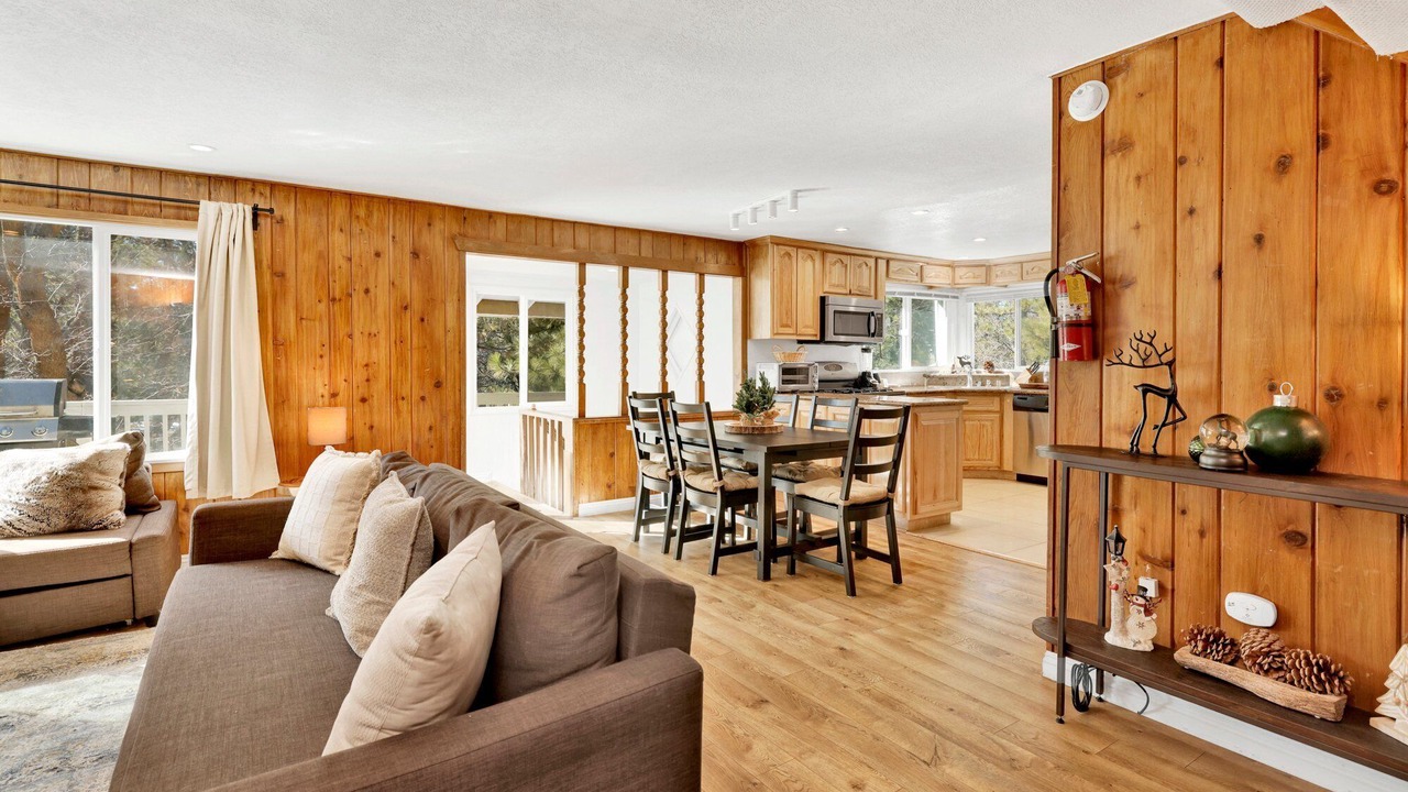 Photo of Livingroom in Big Bear Lake