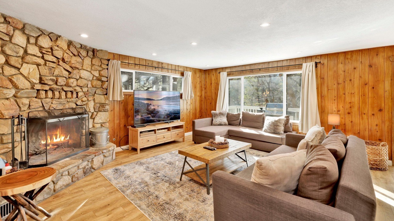 Photo of Livingroom in Big Bear Lake