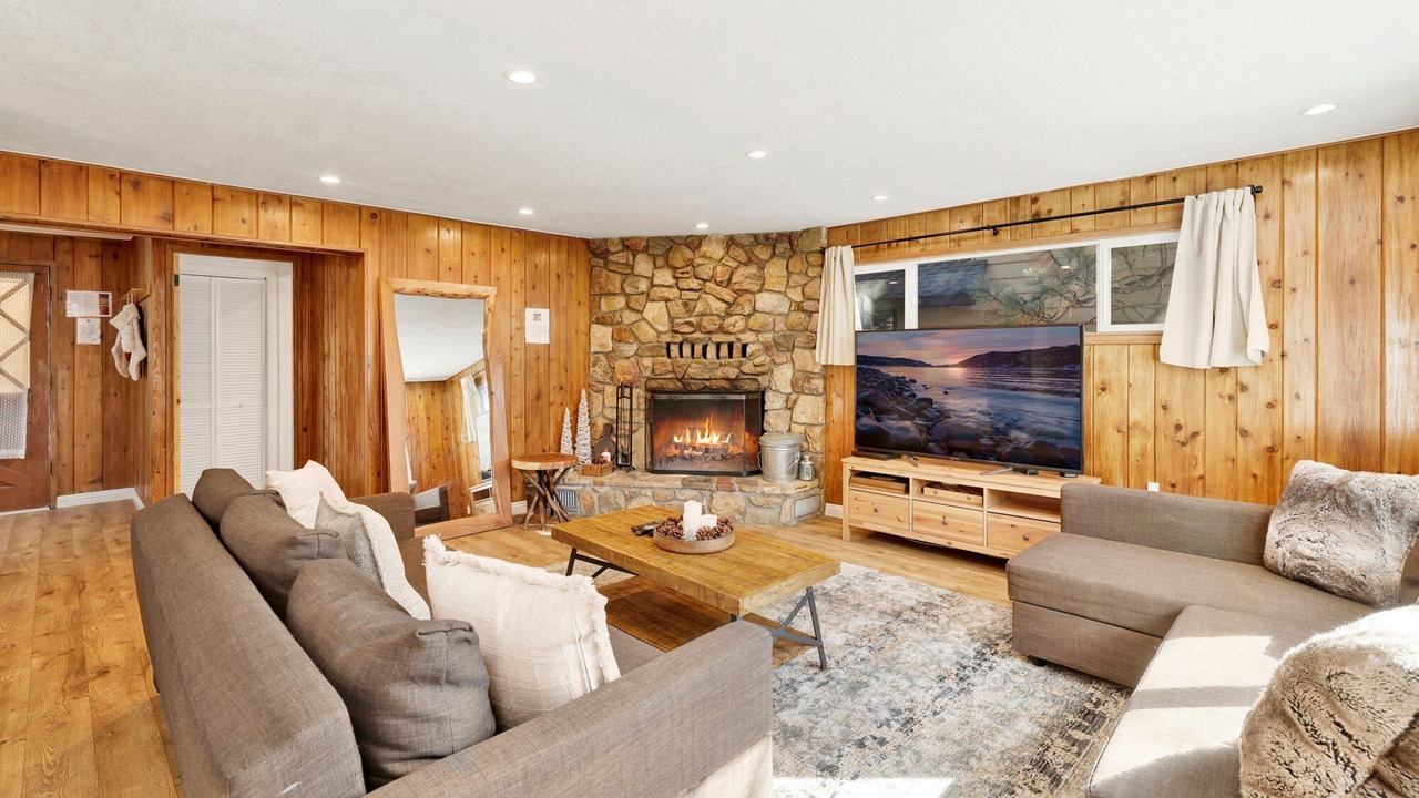 Photo of Livingroom in Big Bear Lake