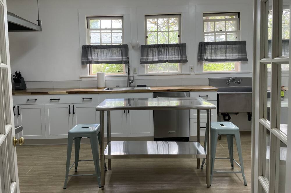 Photo of Kitchen in Makawao