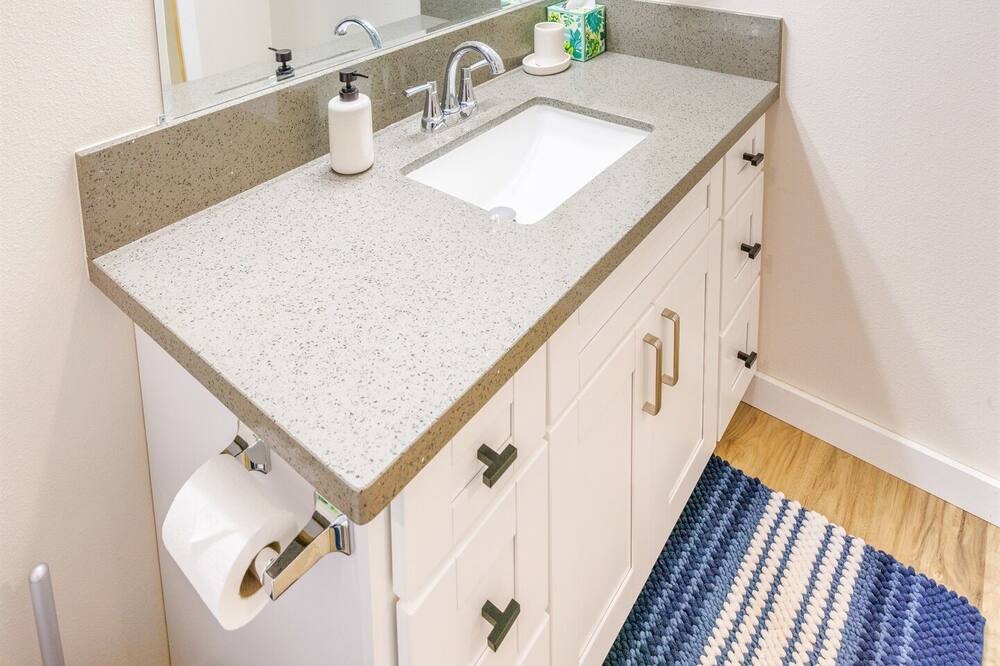 Photo of Bathroom in Kahuku