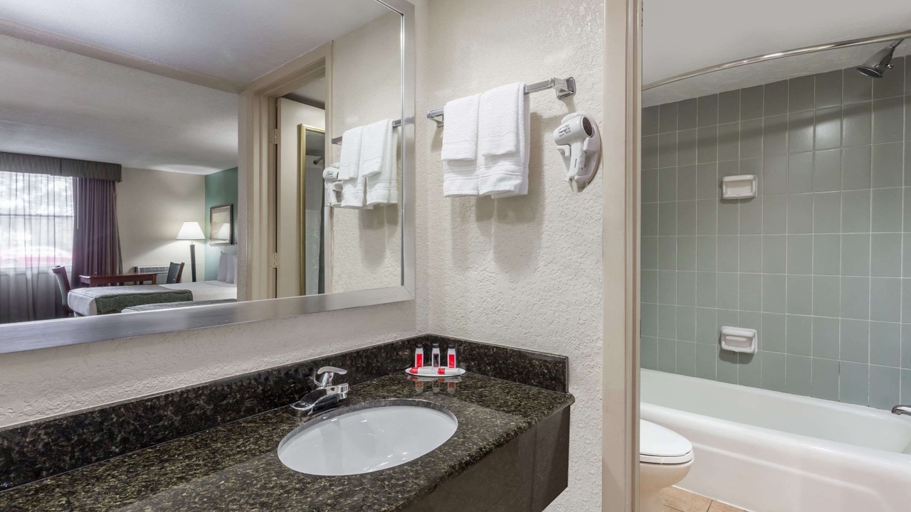 Photo of Bathroom in Arlington Park