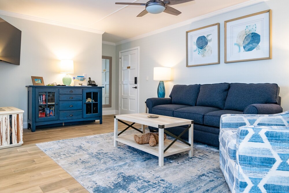 Photo of Livingroom in Holmes Beach