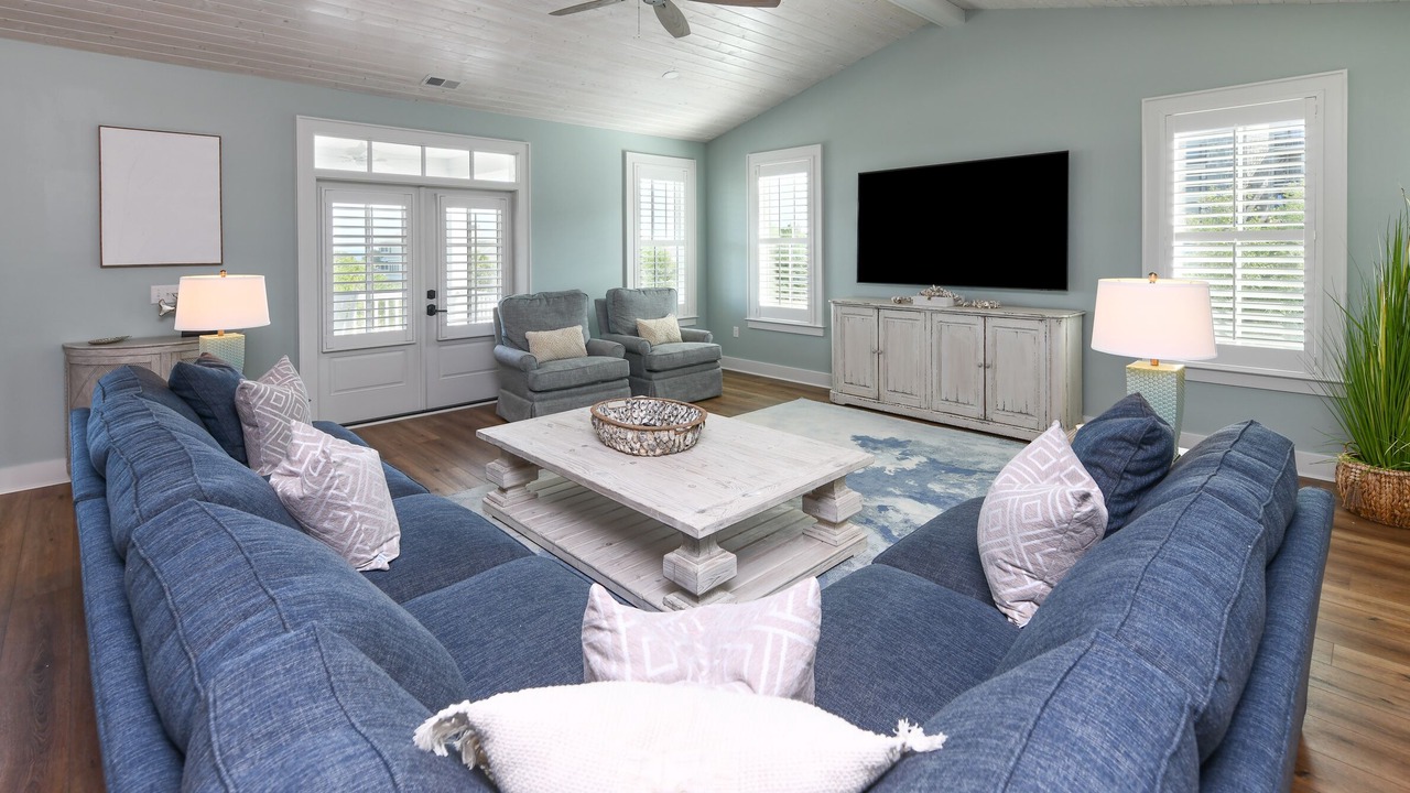 Photo of Livingroom in North Litchfield Beach