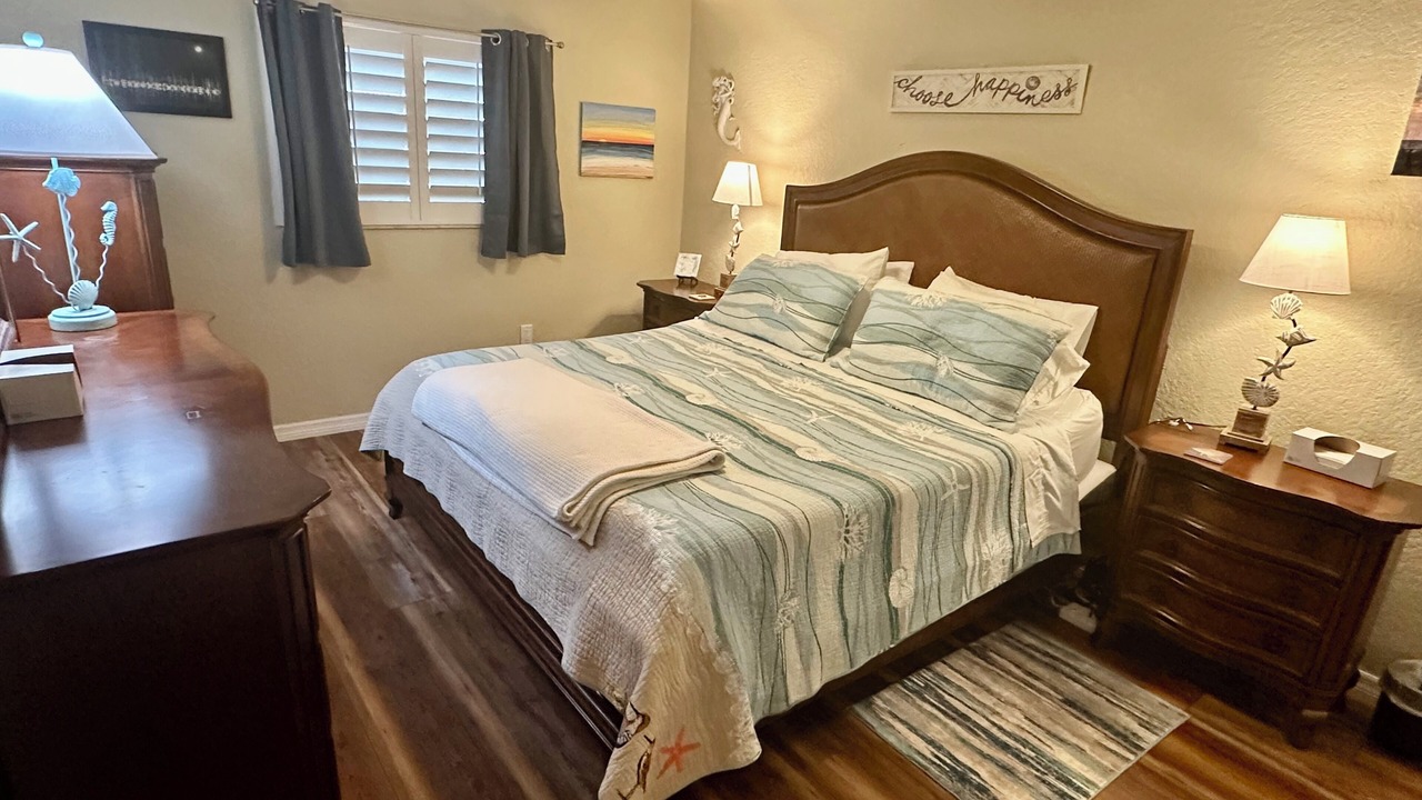 Photo of Bedroom in Capri Isle