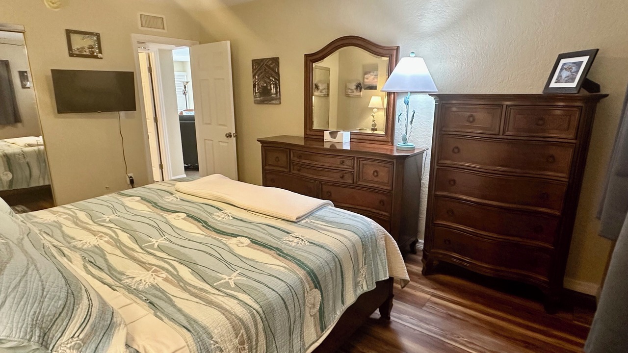 Photo of Bedroom in Capri Isle