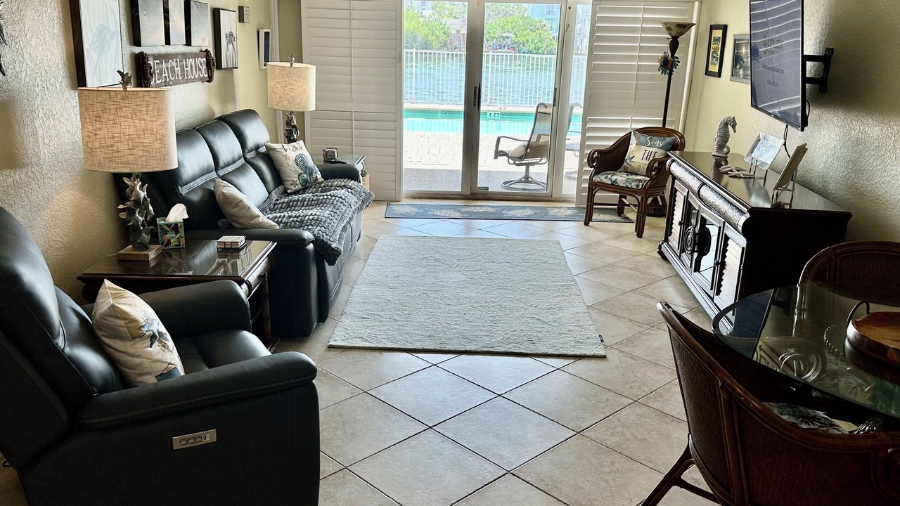 Photo of Livingroom in Capri Isle