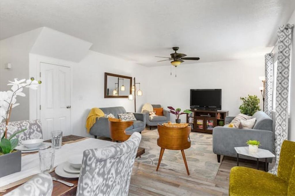 Photo of Livingroom in Eagle
