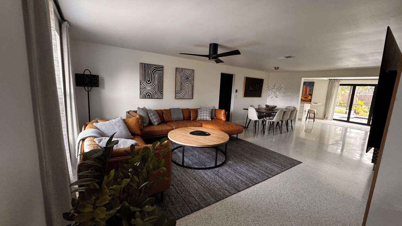 Photo of Livingroom in South Gate Ridge