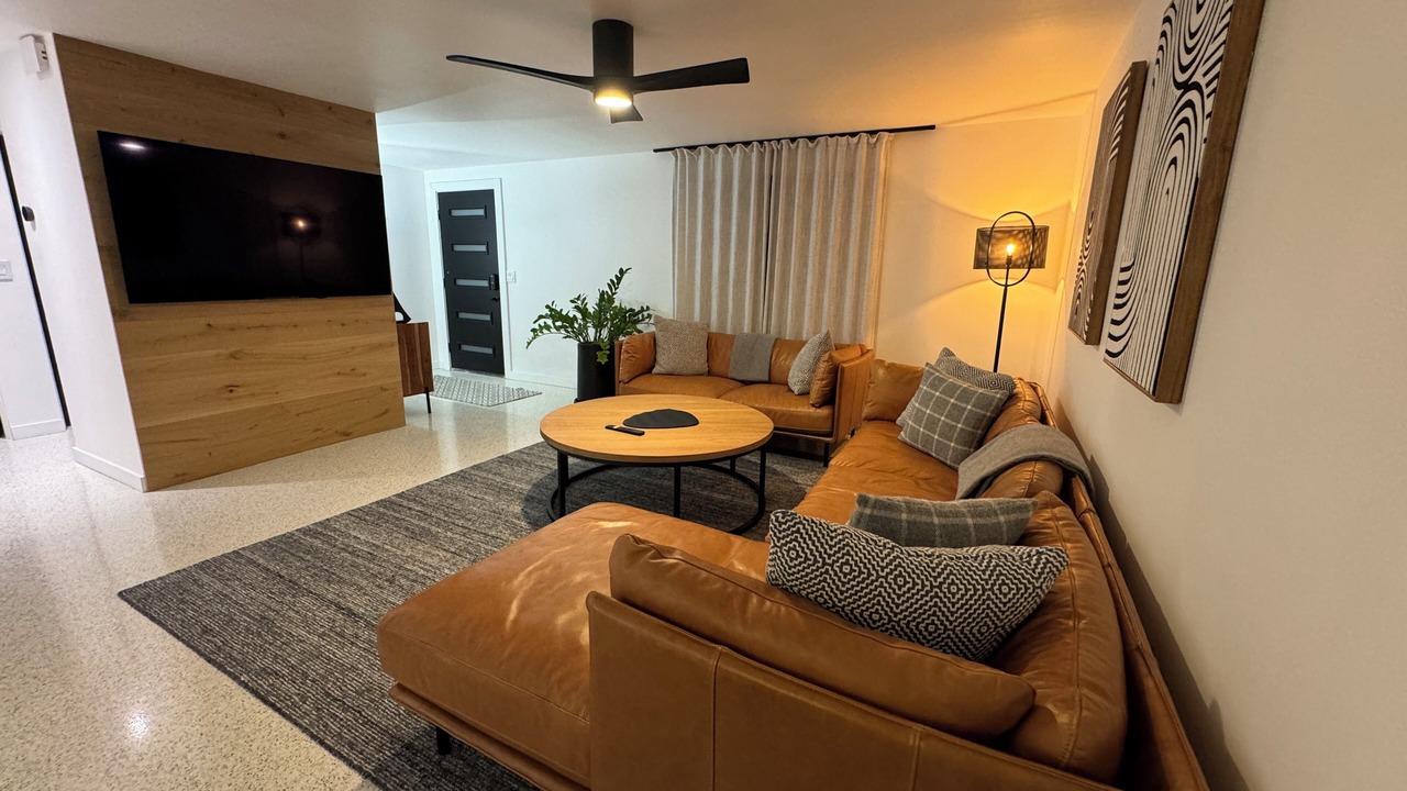 Photo of Livingroom in South Gate Ridge
