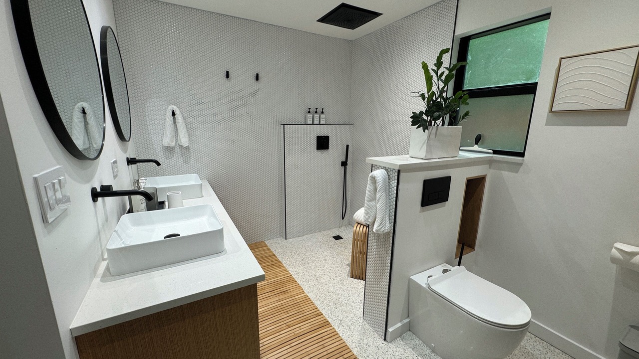 Photo of Bathroom in South Gate Ridge