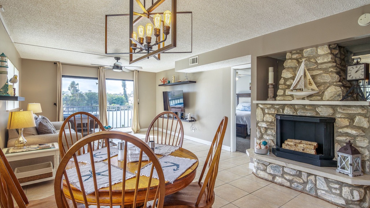 Photo of Livingroom in Capri Isle