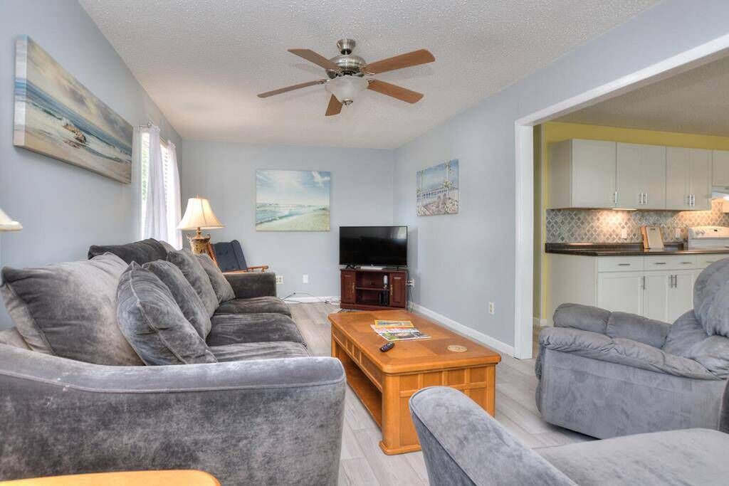 Photo of Livingroom in Tranquil Harbour