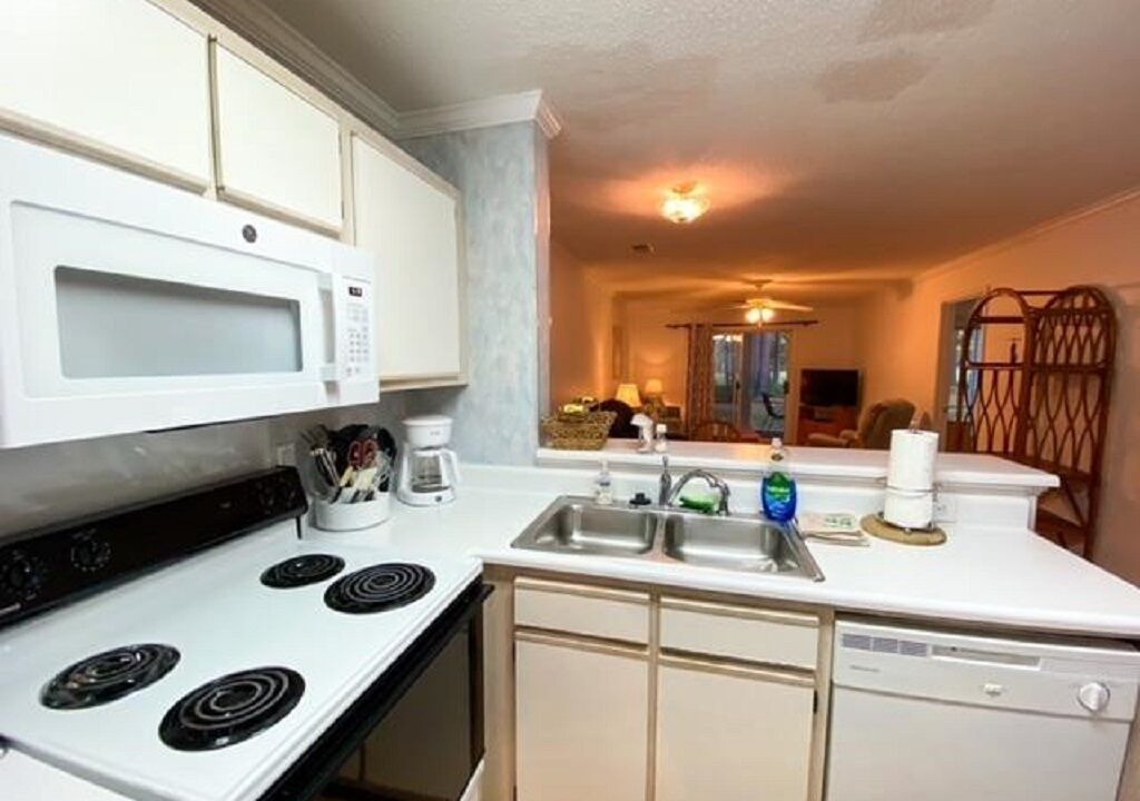 Photo of Kitchen in Colonial Charters