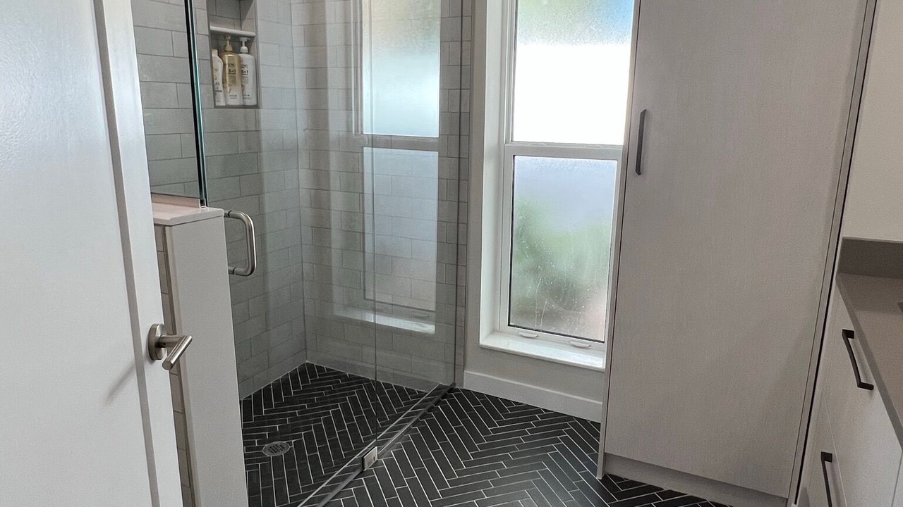 Photo of Bathroom in Indian Beach Sapphire Shores