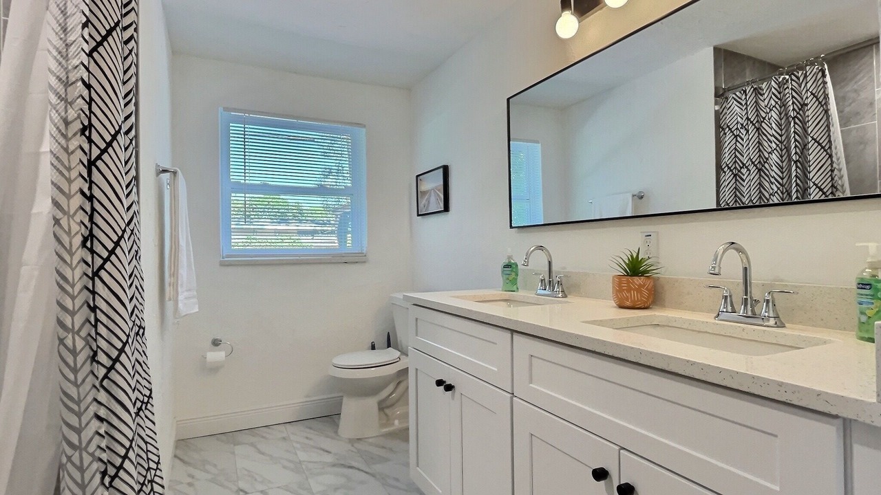 Photo of Bathroom in South Gate Ridge