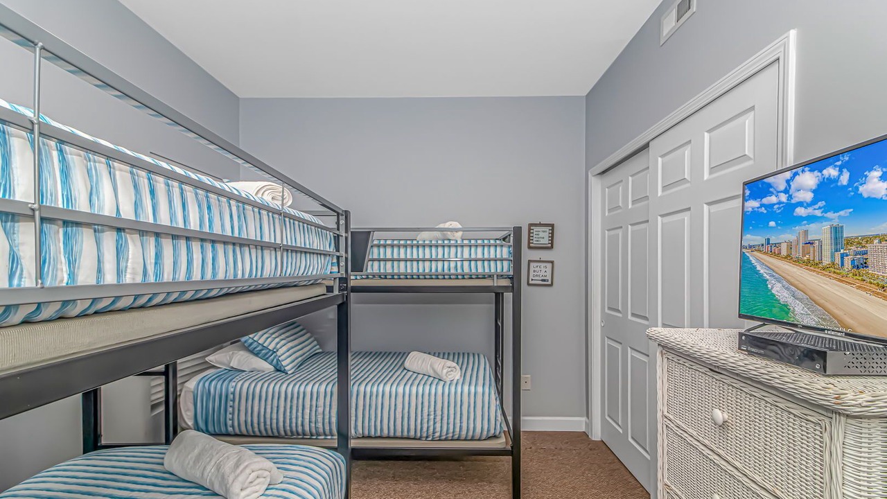 Photo of Bedroom in Cherry Grove Beach