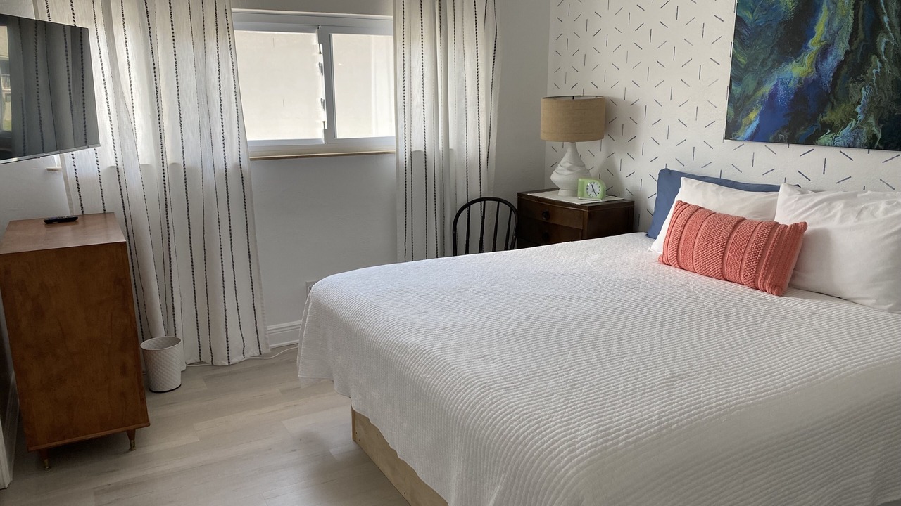 Photo of Bedroom in Capri Isle