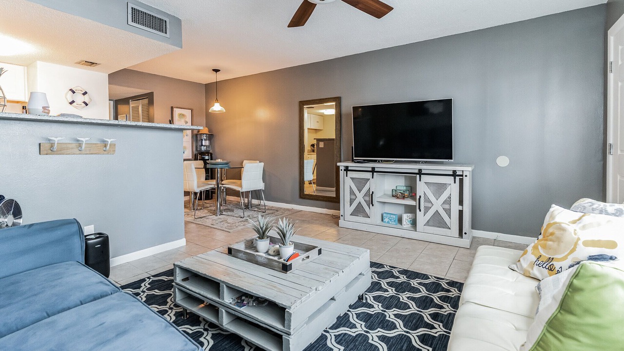 Photo of Livingroom in Sunset Beach