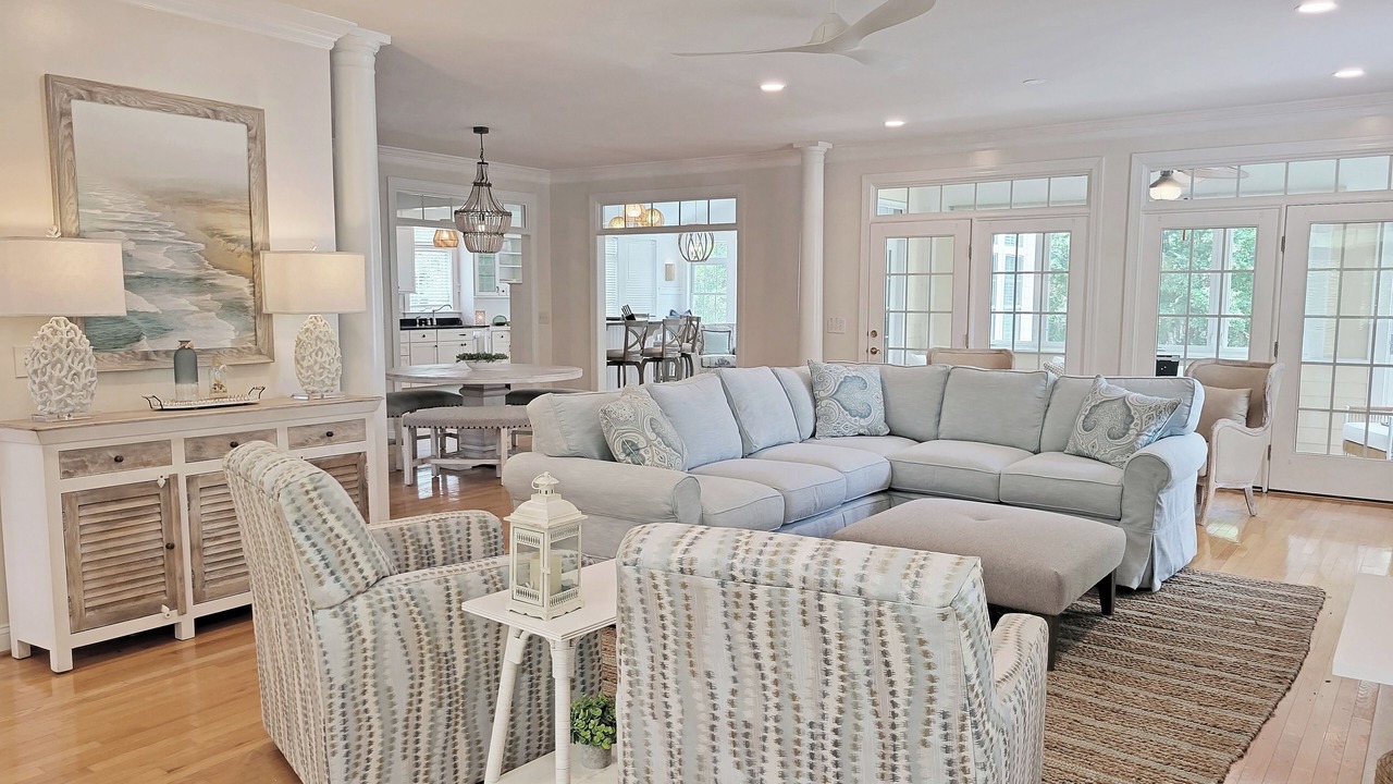 Photo of Livingroom in North Litchfield Beach