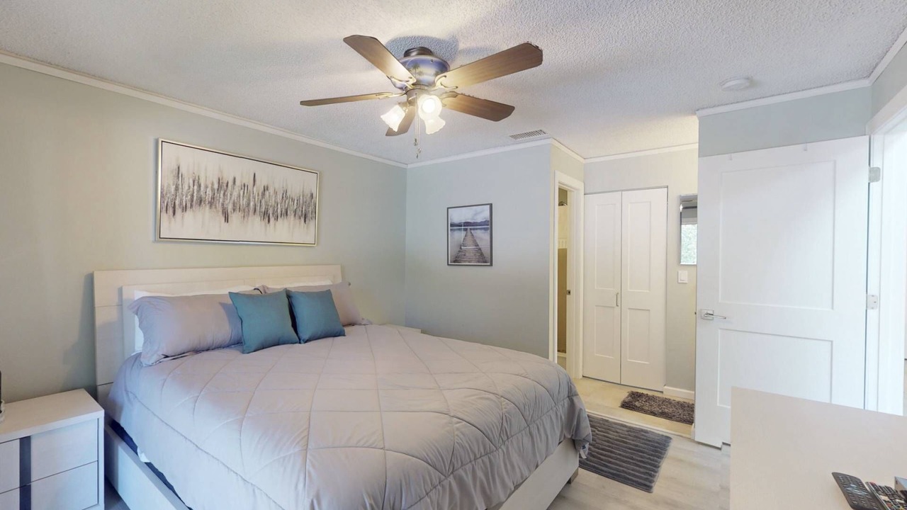 Photo of Bedroom in Capri Isle