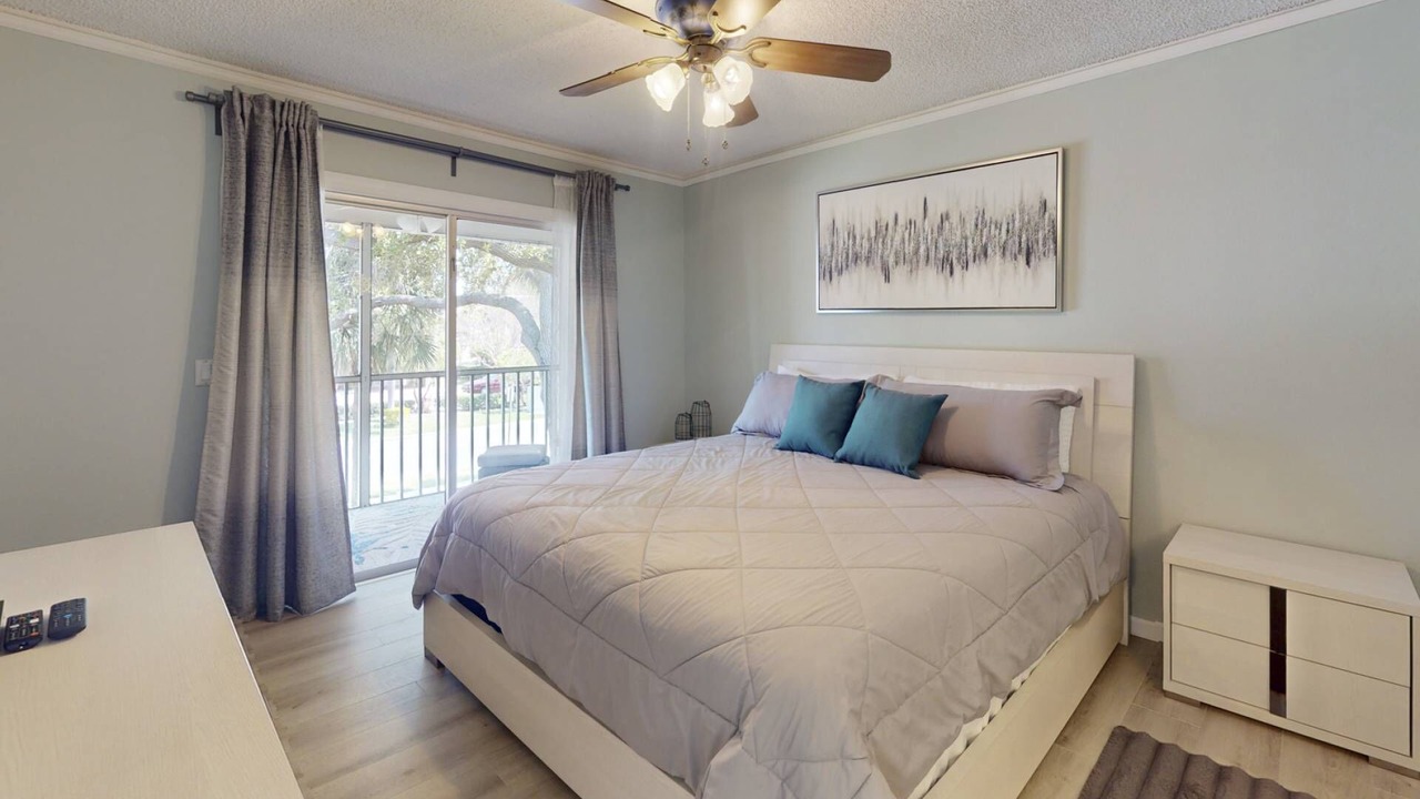 Photo of Bedroom in Capri Isle