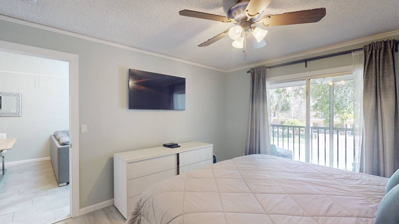 Photo of Bedroom in Capri Isle