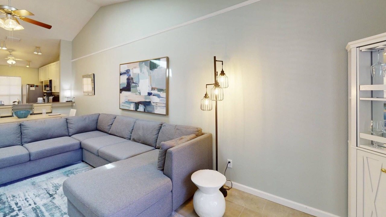 Photo of Livingroom in Capri Isle
