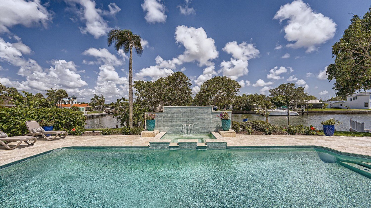 Photo of Outdoor in Harbor Hills