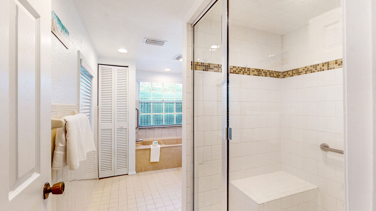 Photo of Bathroom in South Gate Ridge