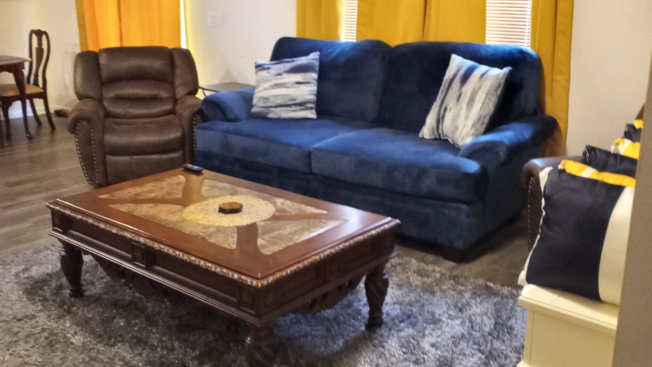 Photo of Livingroom in Longs