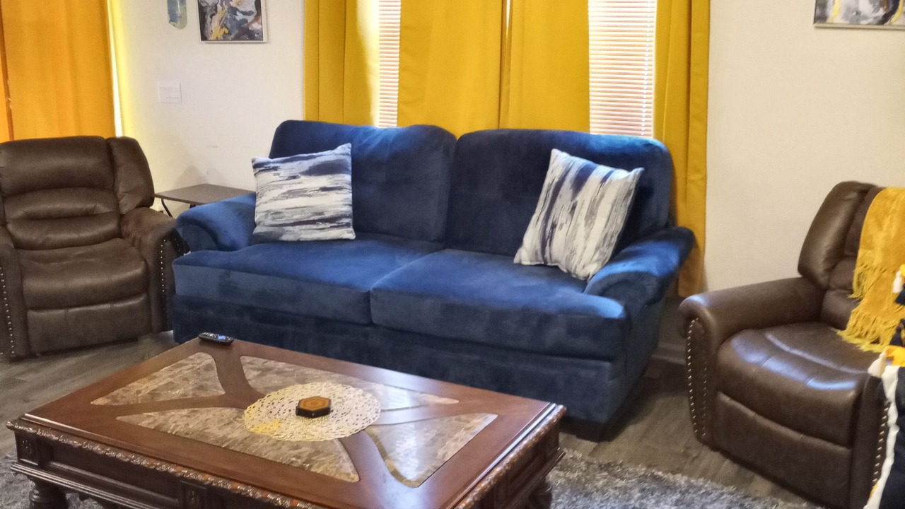 Photo of Livingroom in Longs