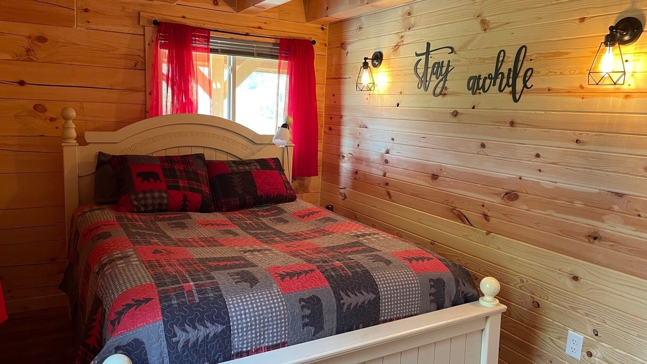 Photo of Bedroom in Richland Center