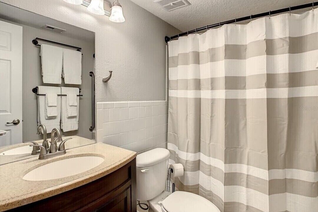 Photo of Bathroom in Anona