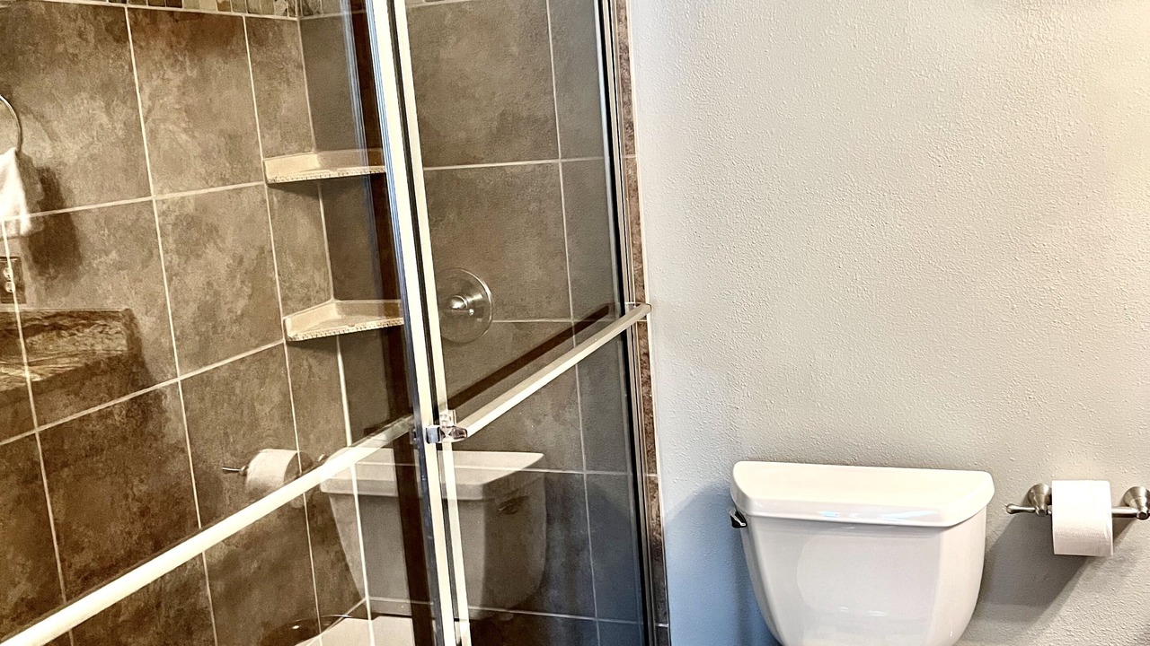 Photo of Bathroom in Peak 9