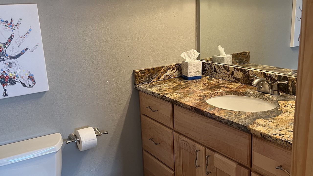 Photo of Bathroom in Peak 9