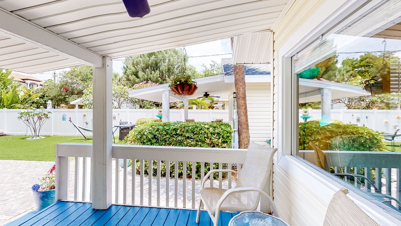 Photo of Patio Balcony in Sunset Beach