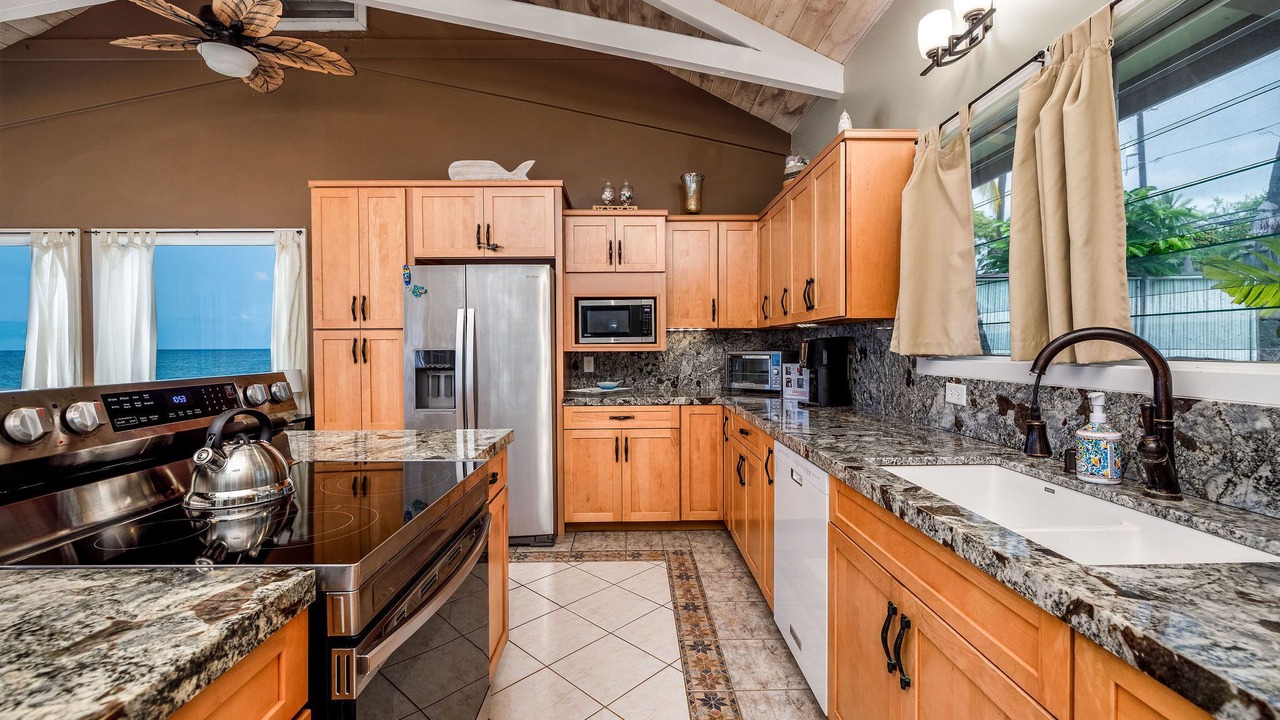 Photo of Kitchen in Kahaluu Bay