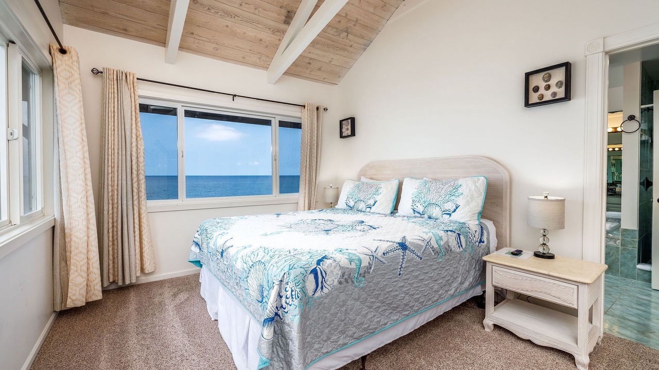 Photo of Bedroom in Kahaluu Bay