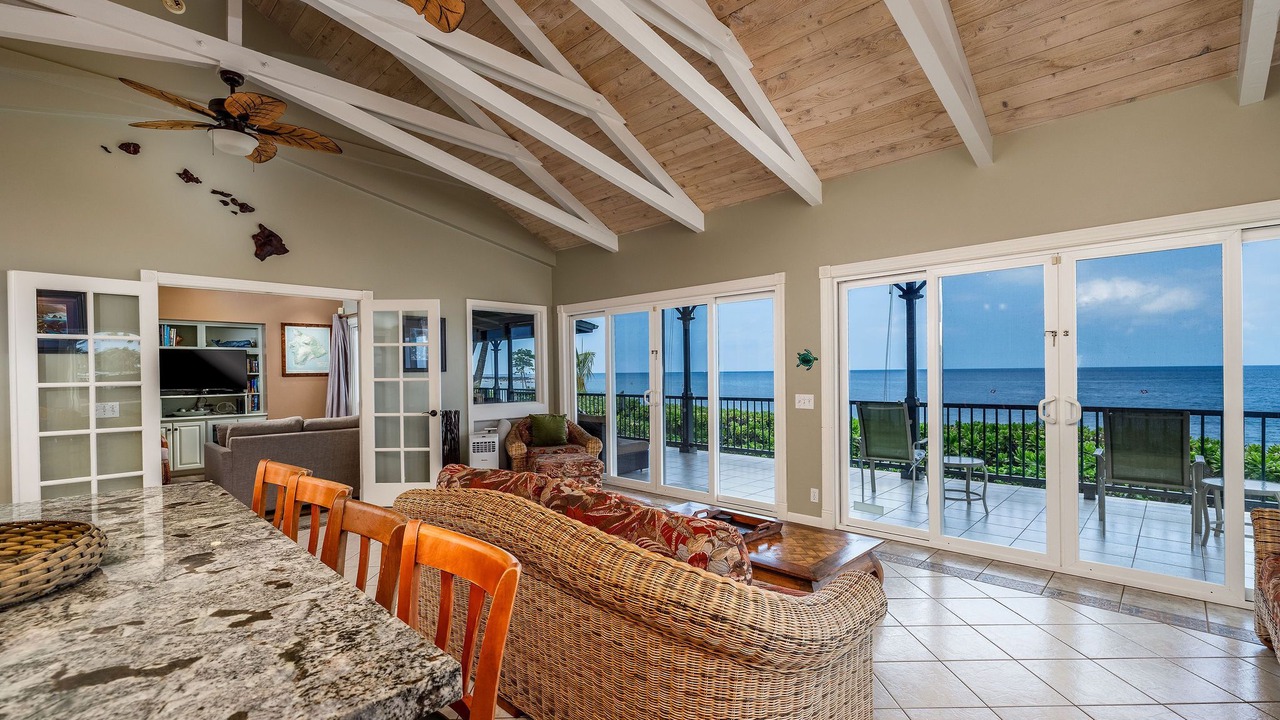 Photo of Livingroom in Kahaluu Bay