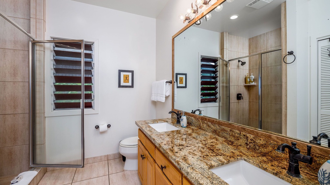 Photo of Bathroom in Kahaluu Bay