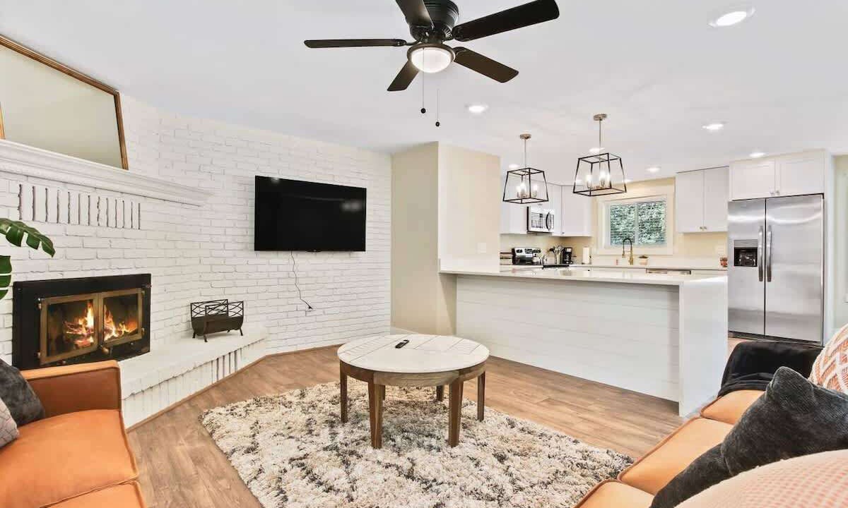Photo of Livingroom in Eagle