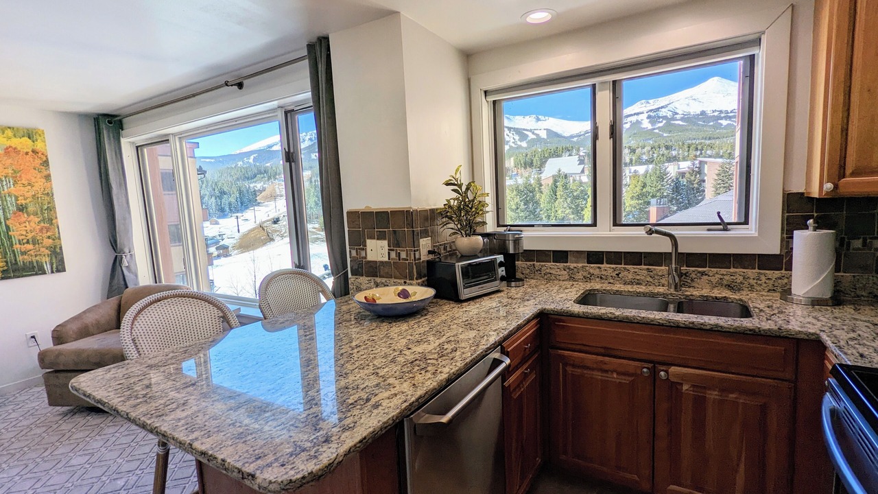 Photo of Kitchen in Peak 9