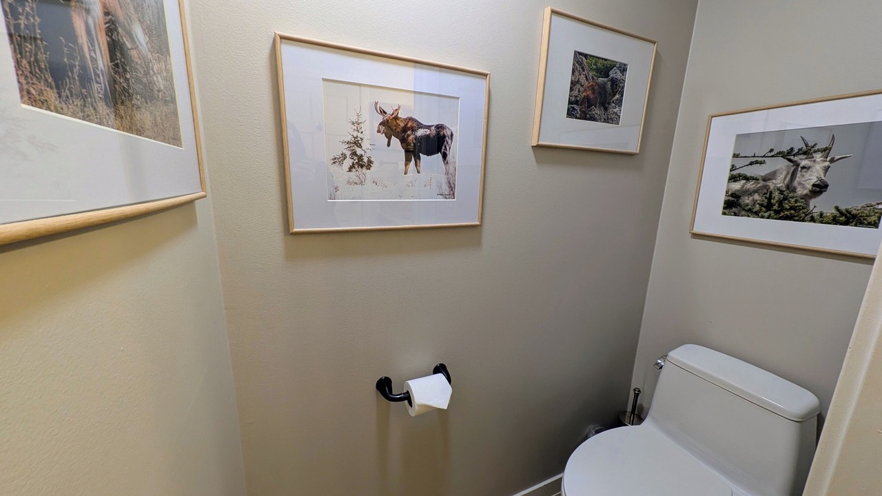 Photo of Bathroom in Peak 9