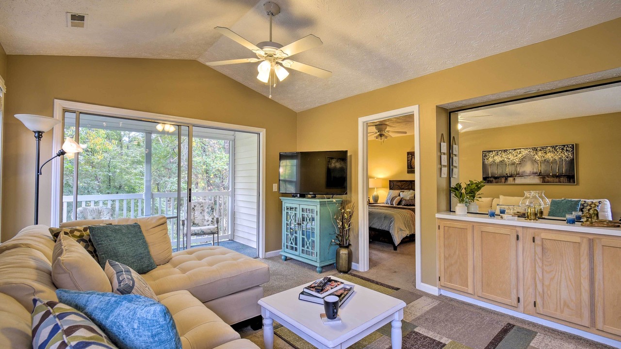 Photo of Livingroom in Longs